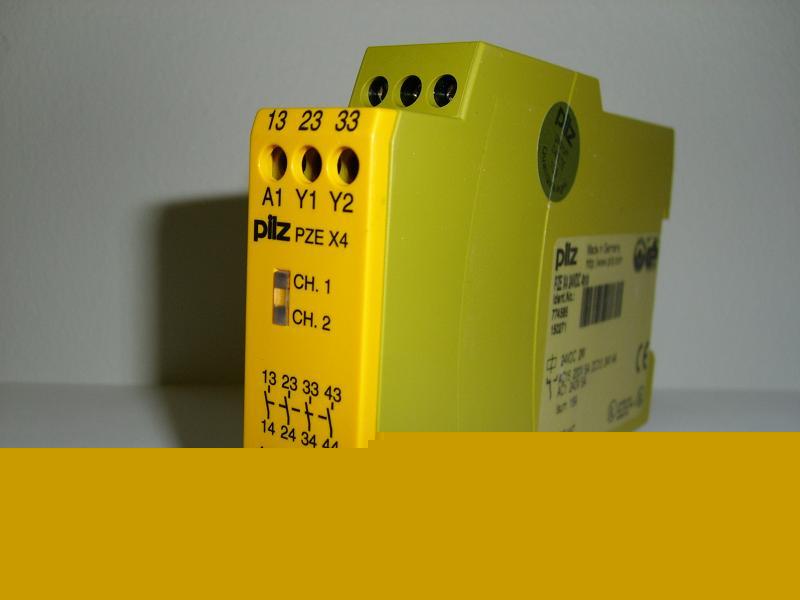 Lot of 5 pilz pze X4 24VDC 4N/o expander modules 774585