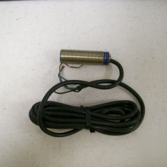 Telemecanique proximity switch XS1M18NA370