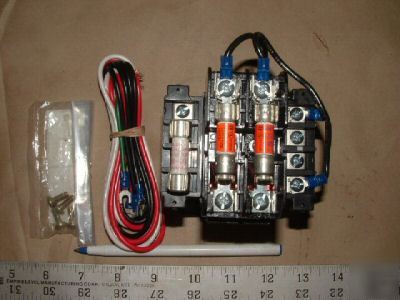 Cutler-hammer C0100E2AFB stepdown transformer 100VA