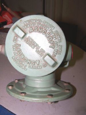 Ashcroft B720B snap action switch 20 psi nnb