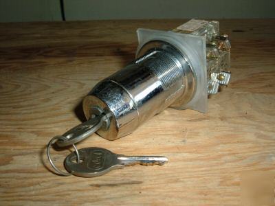 KA1 keyed momentary switch with block