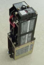 New allen bradley dc relay w/ latching relay 