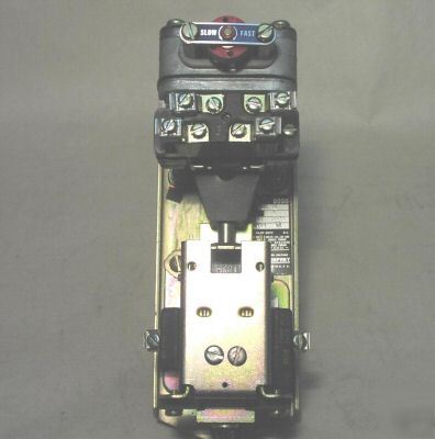 New square d 9050-BO1EV02 timing RELAY9050BO1EV02 