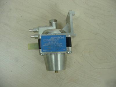 New johnson controls r-3030-i reversing relay, =