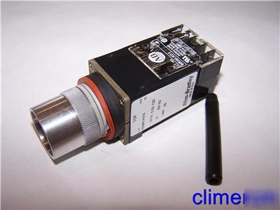 Allen bradley 800MR-PA16G 800MR-PA16GD1 green lens 